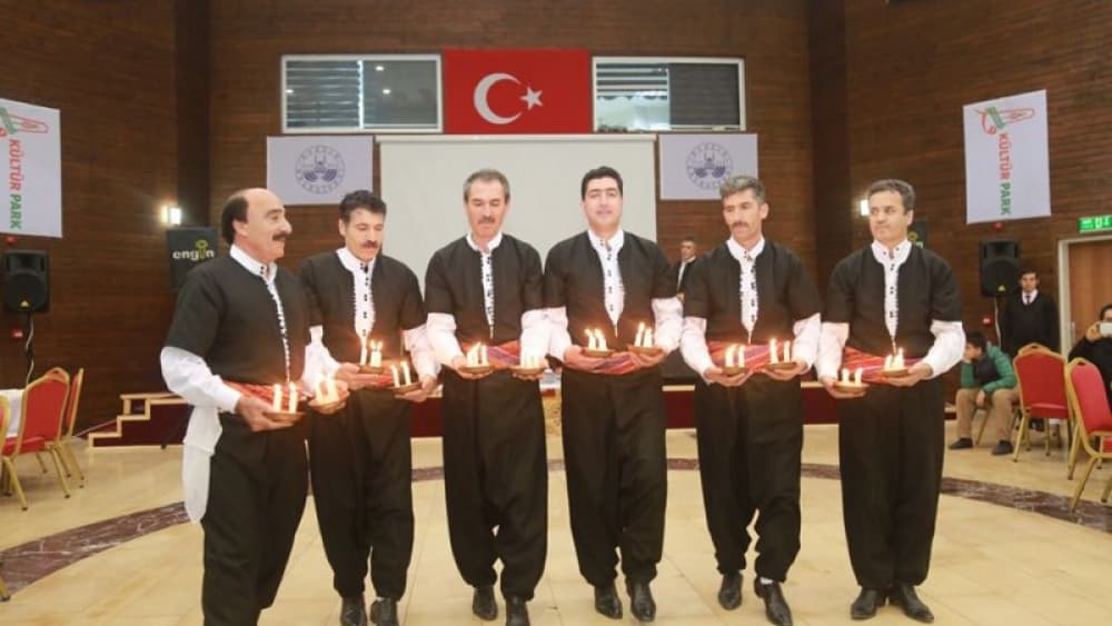 Elazığ'da Geleneksel Kürsübaşı Coşkusu Yaşandı